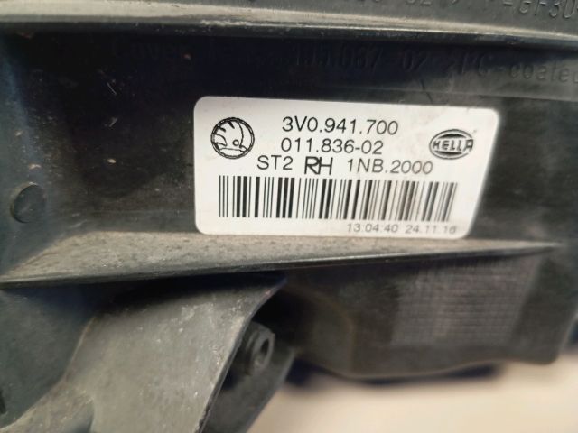 bontott SKODA SUPERB III Jobb Ködfényszóró