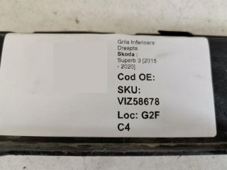 bontott SKODA SUPERB III Jobb Ködlámpa Rács