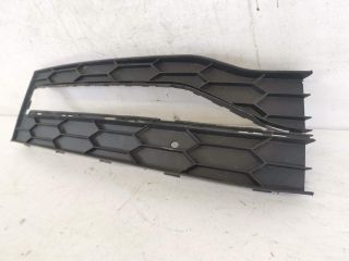 bontott SKODA SUPERB III Jobb Ködlámpa Rács