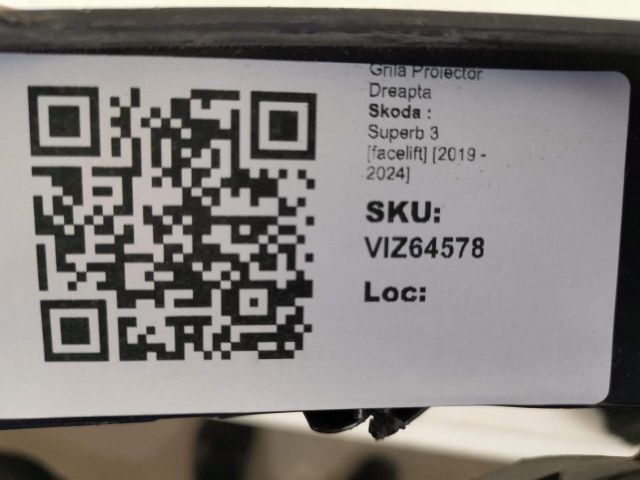 bontott SKODA SUPERB III Jobb Ködlámpa Rács