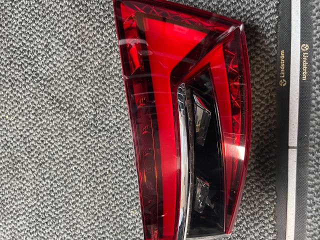 bontott SKODA SUPERB III Jobb Külső Hátsó Lámpa