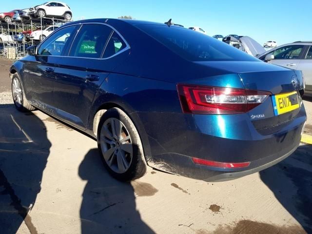 bontott SKODA SUPERB III Jobb Külső Hátsó Lámpa