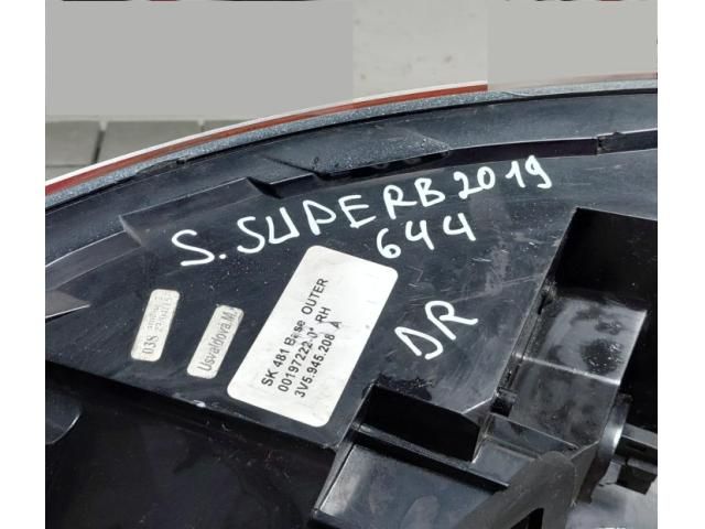 bontott SKODA SUPERB III Jobb Külső Hátsó Lámpa