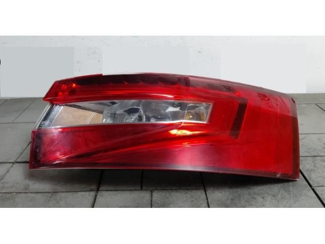 bontott SKODA SUPERB III Jobb Külső Hátsó Lámpa
