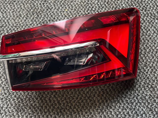 bontott SKODA SUPERB III Jobb Külső Hátsó Lámpa
