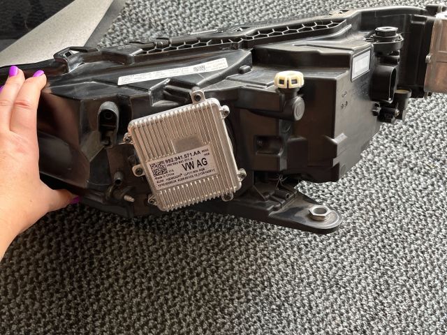 bontott SKODA SUPERB III Jobb Ledes Fényszóró