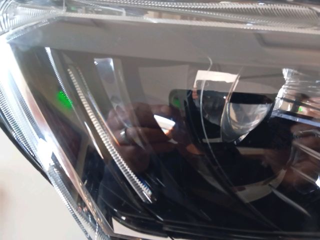 bontott SKODA SUPERB III Jobb Ledes Fényszóró