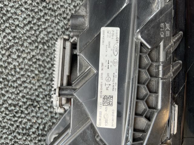 bontott SKODA SUPERB III Jobb Ledes Fényszóró