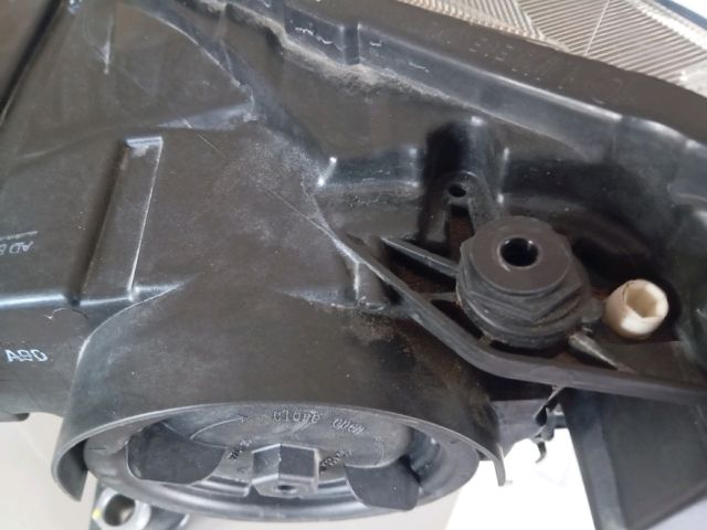 bontott SKODA SUPERB III Jobb Ledes Fényszóró