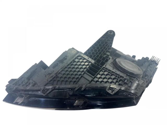 bontott SKODA SUPERB III Jobb Ledes Fényszóró