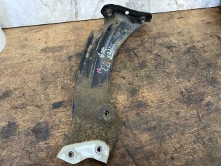 bontott SKODA SUPERB III Jobb Sárvédő Oldaltartó