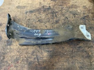 bontott SKODA SUPERB III Jobb Sárvédő Oldaltartó