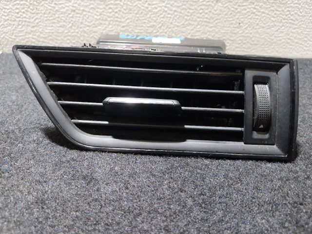 bontott SKODA SUPERB III Jobb Szellőző