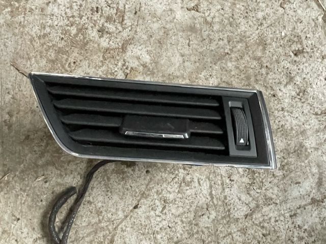 bontott SKODA SUPERB III Jobb Szellőző