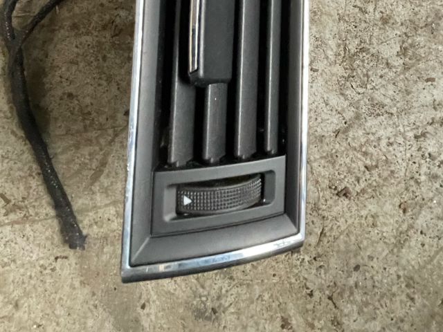 bontott SKODA SUPERB III Jobb Szellőző