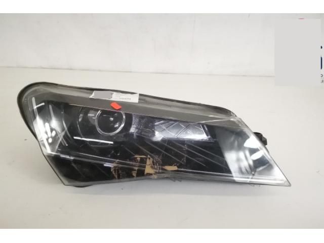 bontott SKODA SUPERB III Jobb Xenon Fényszóró