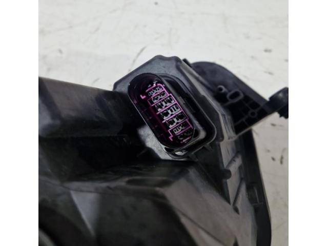 bontott SKODA SUPERB III Jobb Xenon Fényszóró