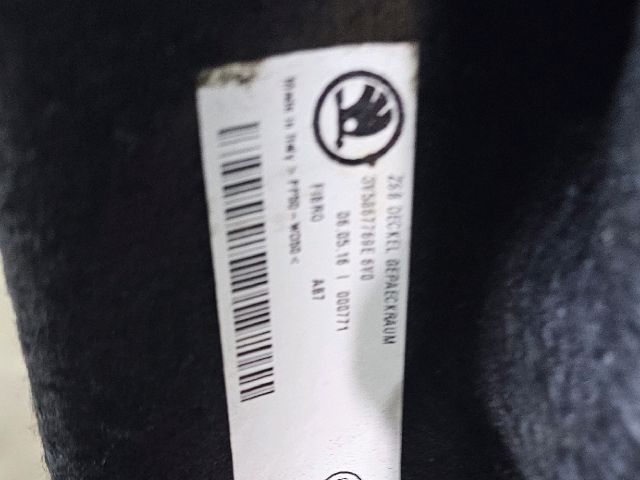 bontott SKODA SUPERB III Kalaptartó