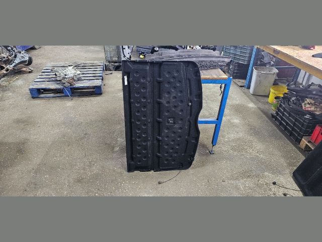 bontott SKODA SUPERB III Kalaptartó