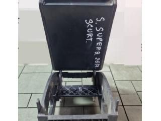 bontott SKODA SUPERB III Könyöklő