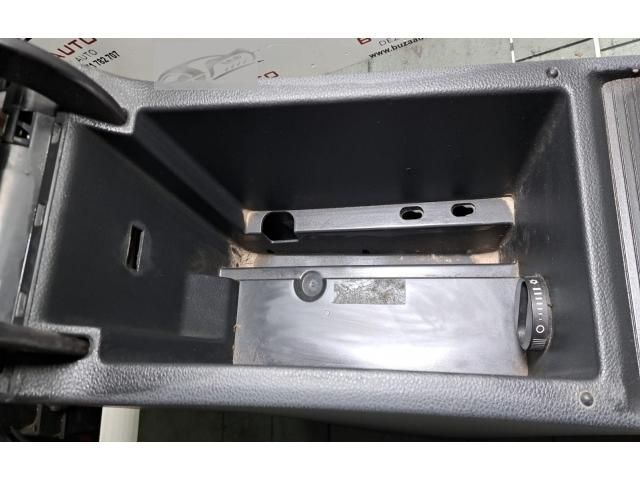 bontott SKODA SUPERB III Könyöklő