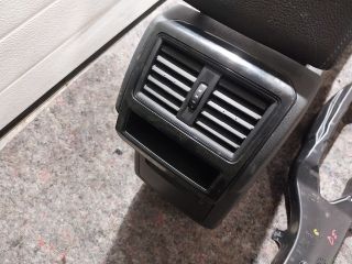 bontott SKODA SUPERB III Könyöklő