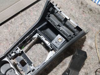 bontott SKODA SUPERB III Könyöklő