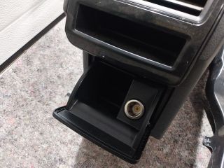 bontott SKODA SUPERB III Könyöklő