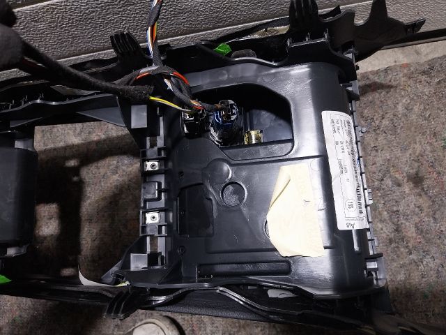 bontott SKODA SUPERB III Könyöklő