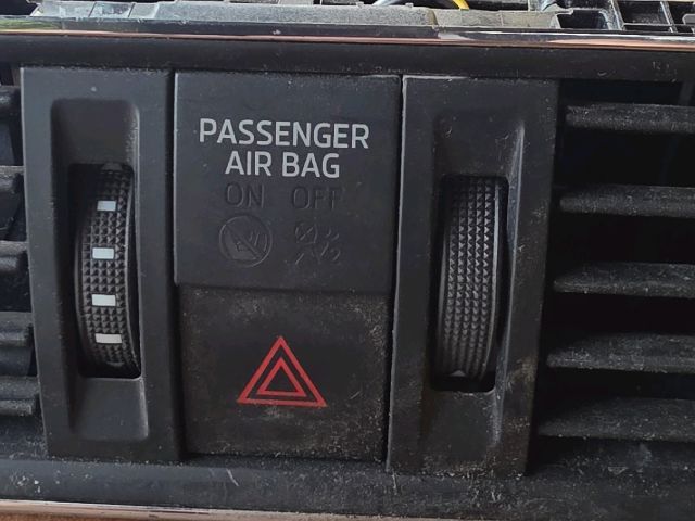 bontott SKODA SUPERB III Középső Szellőző