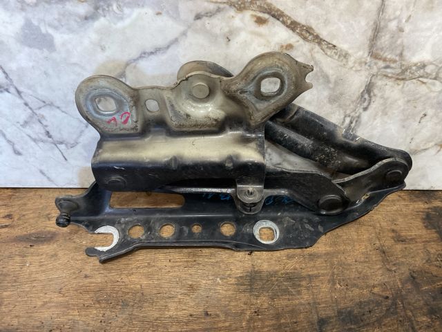 bontott SKODA SUPERB III Motorháztető Bal Zsanér