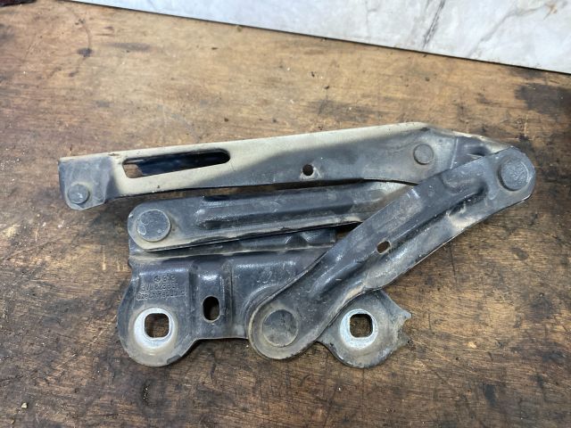 bontott SKODA SUPERB III Motorháztető Bal Zsanér