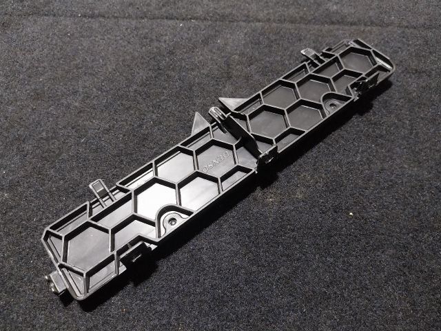 bontott SKODA SUPERB III Pollenszűrő Fedél