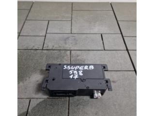 bontott SKODA SUPERB III Telefon Elektronika