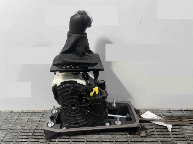 bontott SKODA SUPERB III Váltógomb