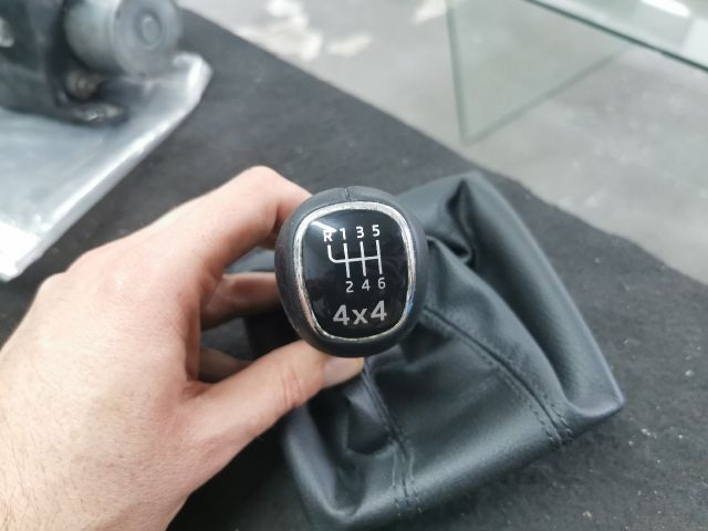 bontott SKODA SUPERB III Váltógomb