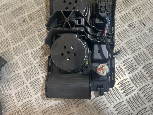 bontott SKODA SUPERB III Váltókar Keret