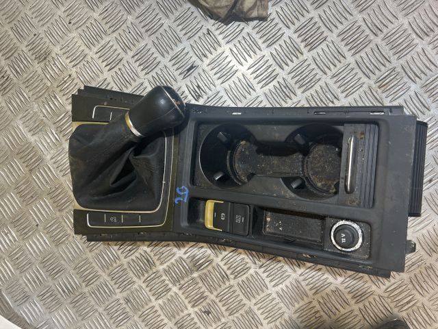 bontott SKODA SUPERB III Váltókar Keret