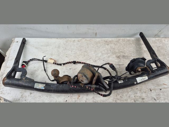 bontott SKODA SUPERB III Vonóhorog