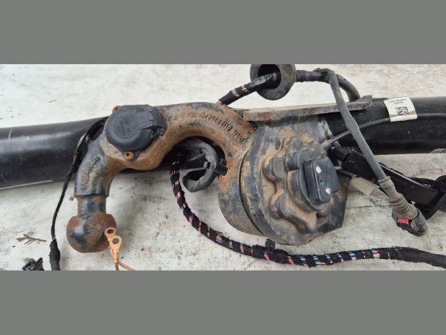 bontott SKODA SUPERB III Vonóhorog