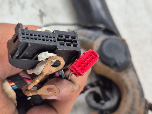 bontott SKODA SUPERB III Vonóhorog