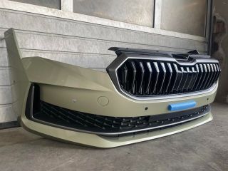 bontott SKODA SUPERB IV Első Lökhárító (Részeivel)