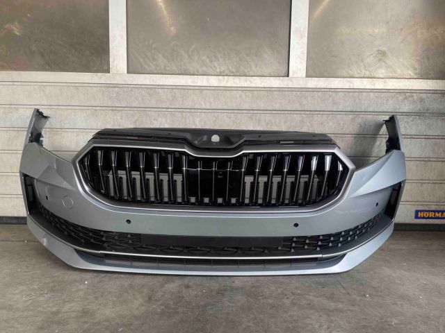 bontott SKODA SUPERB IV Első Lökhárító (Részeivel)