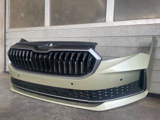 bontott SKODA SUPERB IV Első Lökhárító (Részeivel)