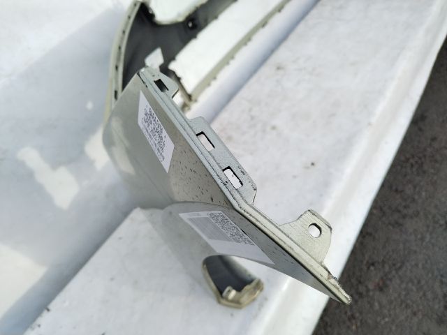 bontott SKODA SUPERB IV Első Lökhárító (Üresen)