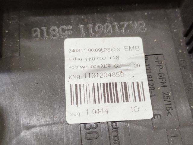 bontott SKODA YETI Biztosítéktábla Motortér