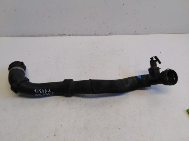 bontott SKODA YETI Vízcső