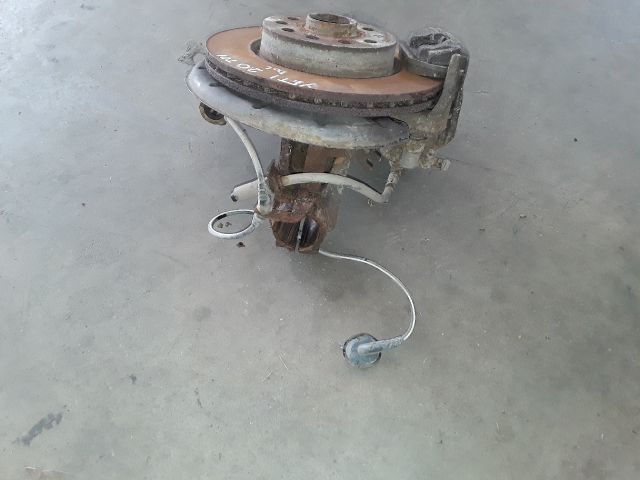 bontott SKODA YETI Bal első Csonkállvány Kerékaggyal