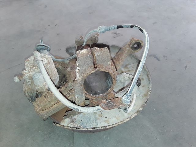 bontott SKODA YETI Bal első Csonkállvány Kerékaggyal