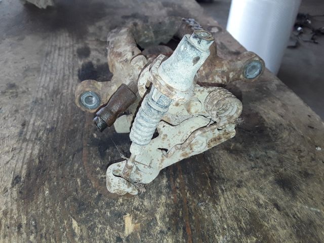 bontott SKODA YETI Bal hátsó Féknyereg Munkahengerrel